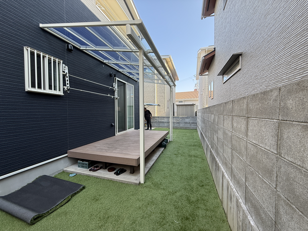 デッキの屋根施工